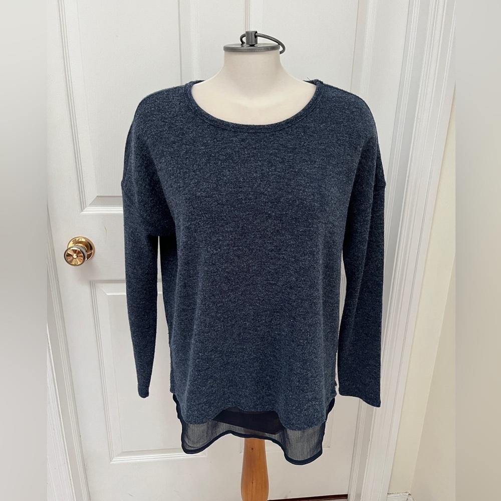 Denver Hayes ladies sweater size medium